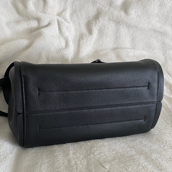 SOLD! KATE SPADE Knott Large Shoulder in Bag Black Pebbled Leather - Picture 6 of 17